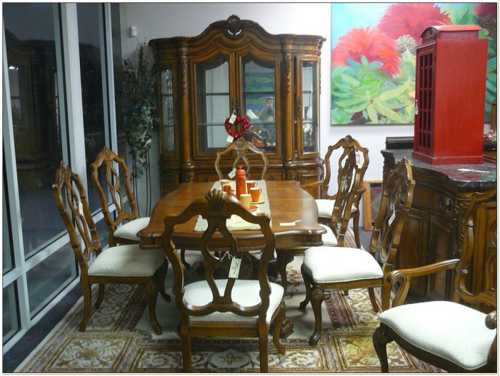 thomasville dining room chairs discontinued